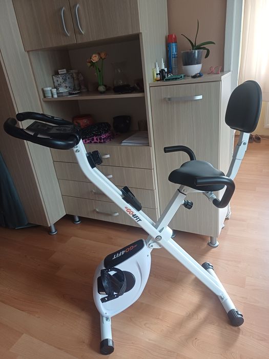 Vând Bicicleta fitness