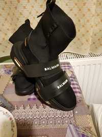 Vând urgent sneakers balmain