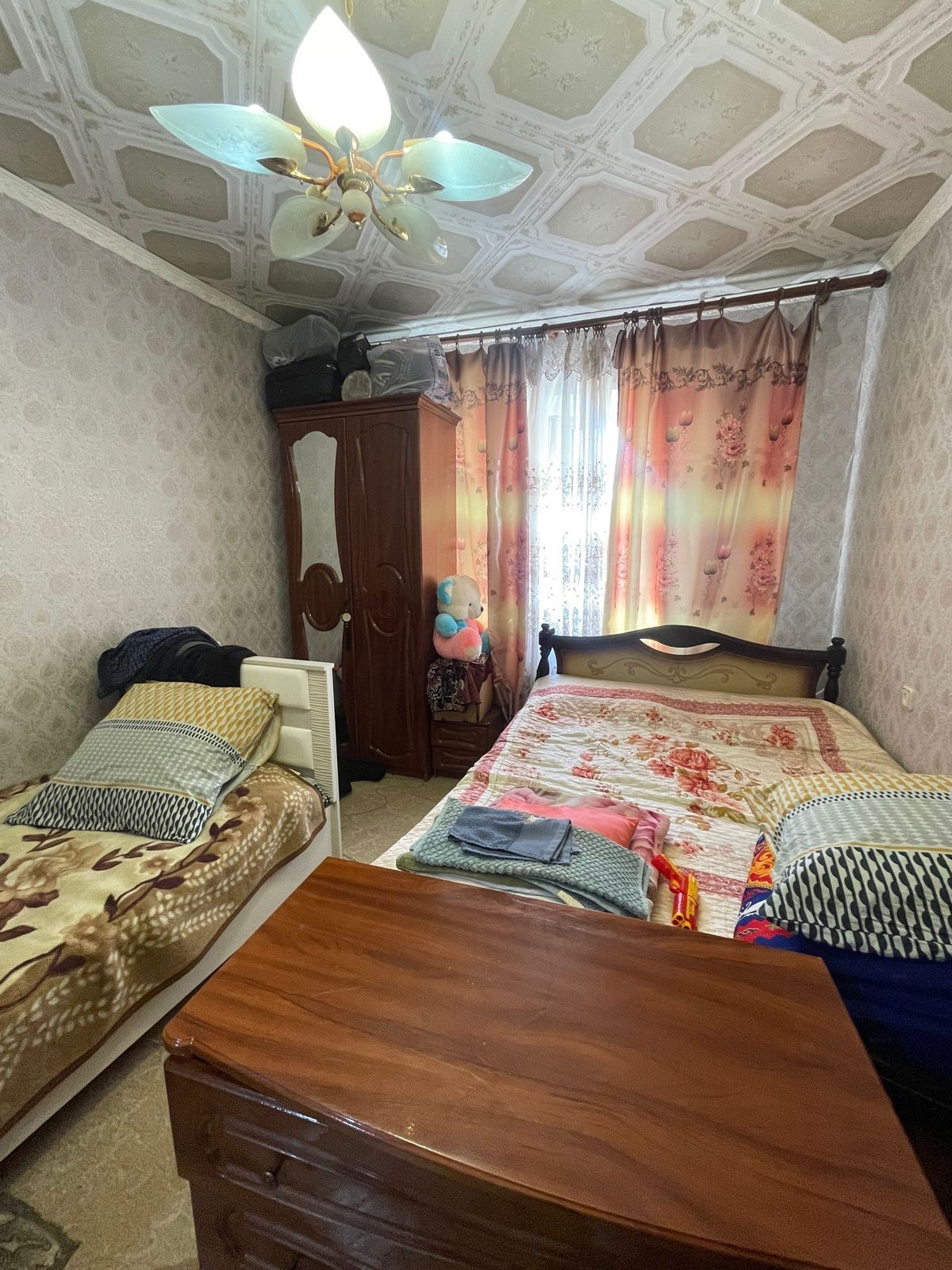 Продам 3-х комнатную квартиру в  4 мкрн