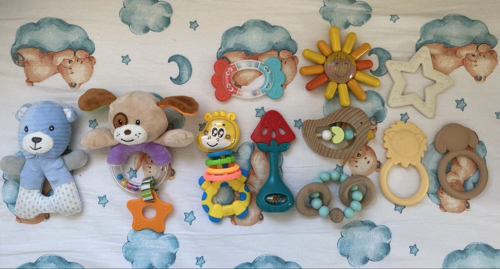 Бебешки дрънкалки и гризалки, Chicco, Haba, Babyono, Bibs, Mussie,