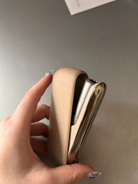 Vand Iqos Iluma numai aparat
