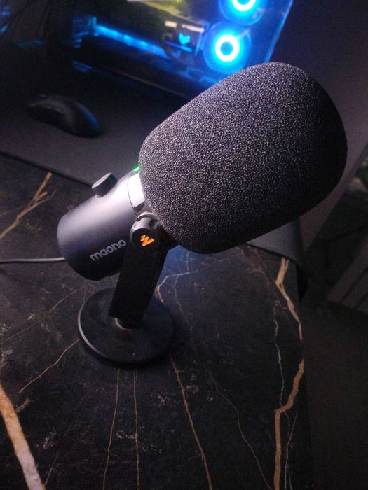 Продам студийный микрофон Maono PD400X