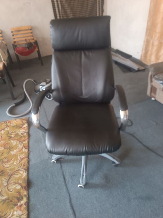 Офсние Эко Кожанние кресло