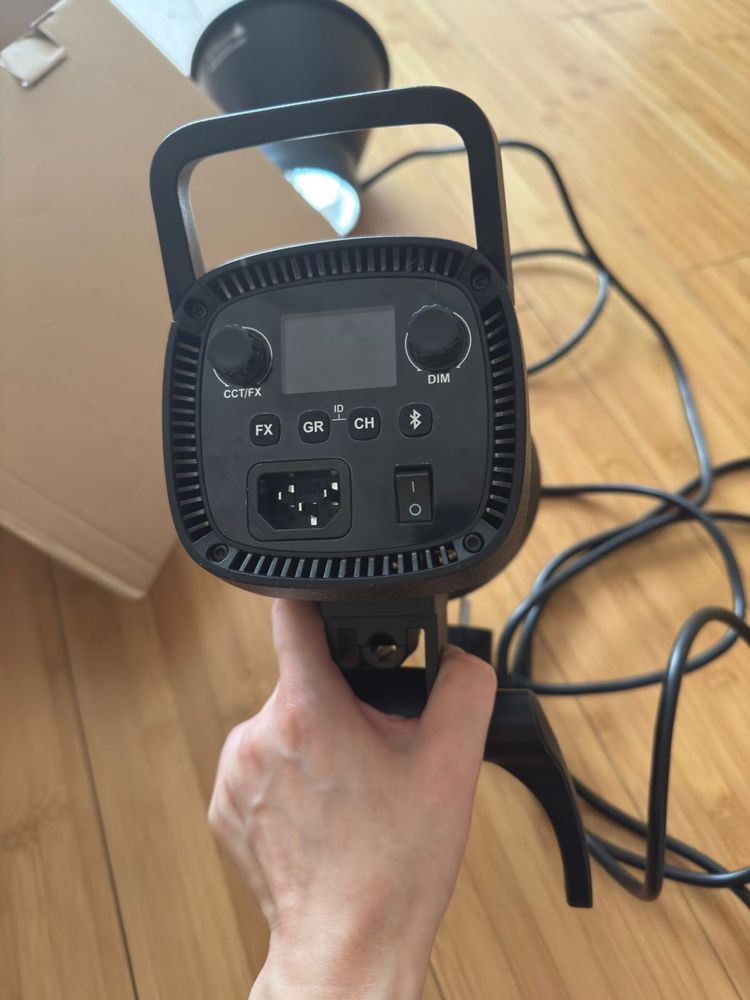 Продаю godox sl100III bi и sl300III bi