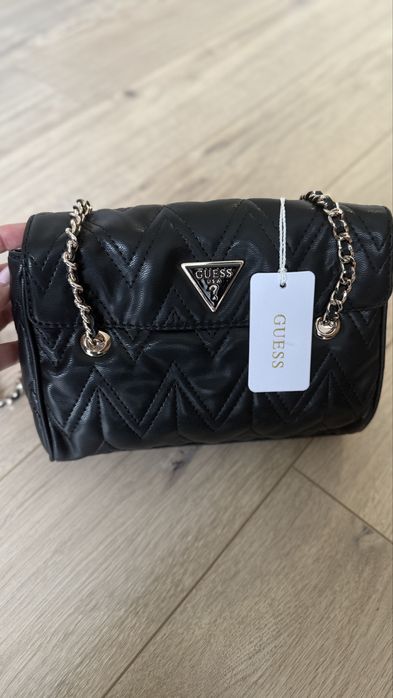 Дамска чанта Guess
