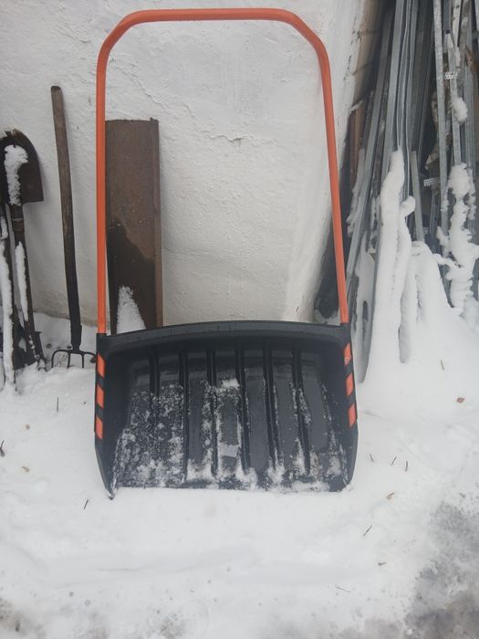Продам толкатель для снега