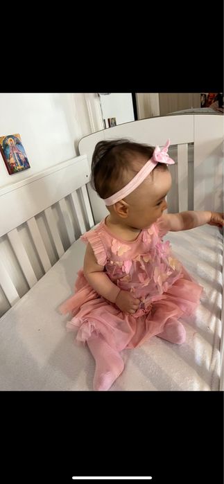 Лот от рокли за момиченце от 7 месеци до годинка