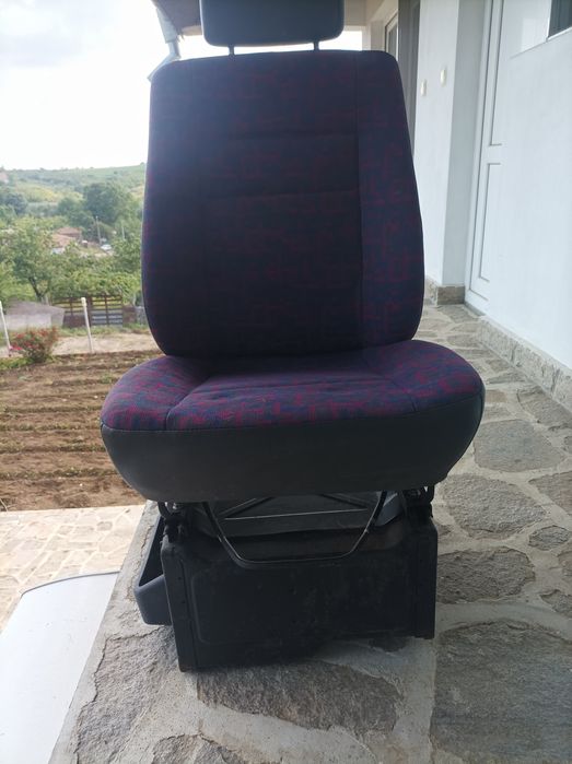 Седалка за бус заедно със стойка