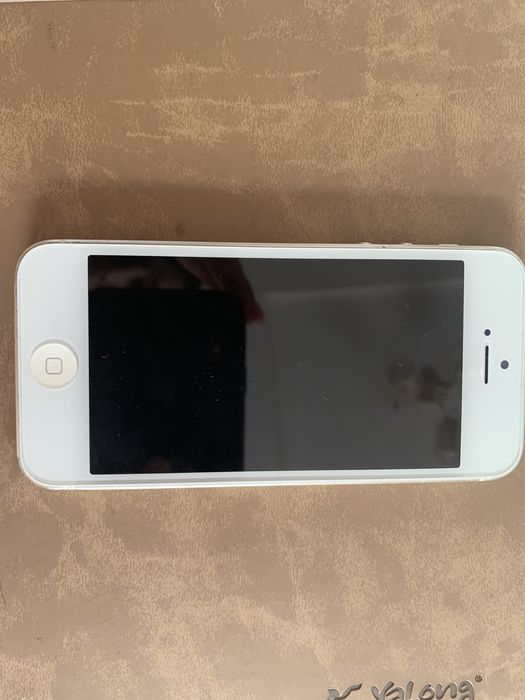 срочно продаю iphone 5