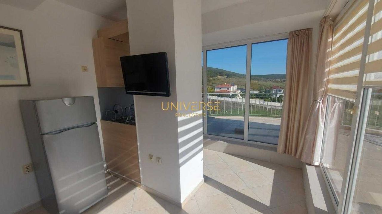 Продава се Тристаен апартамент в с. Кошарица, Област Бургас - 144 кв.м за 660 €/кв.м - Снимка #1