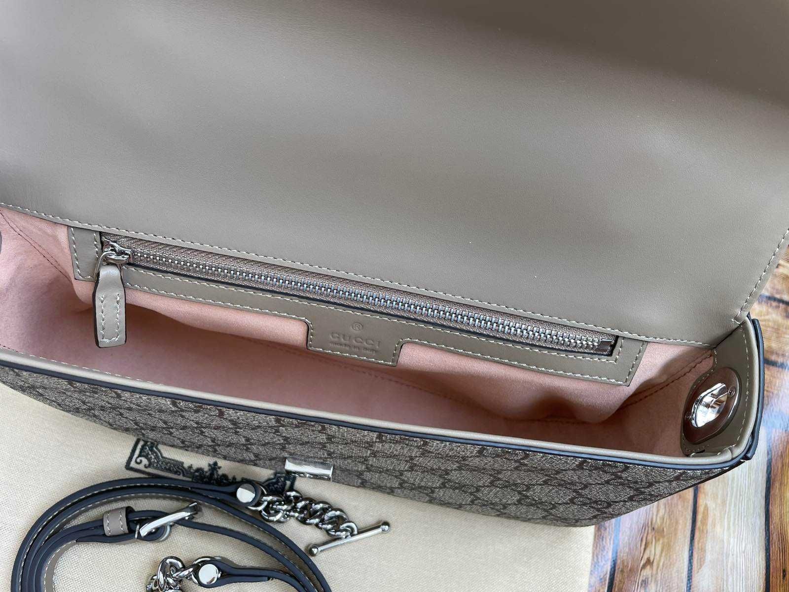Оригинална Чанта Gucci Бежов GG Канвас Petite Гучи Сребристо GG лого