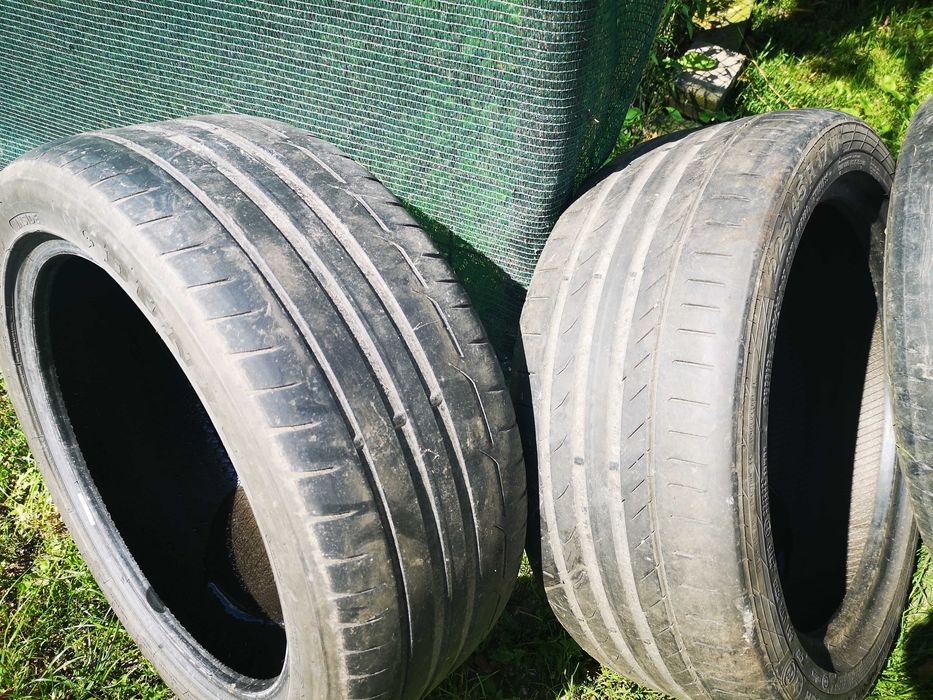 2 seturi anvelope vara 225/45R17 Dunlop, Continental