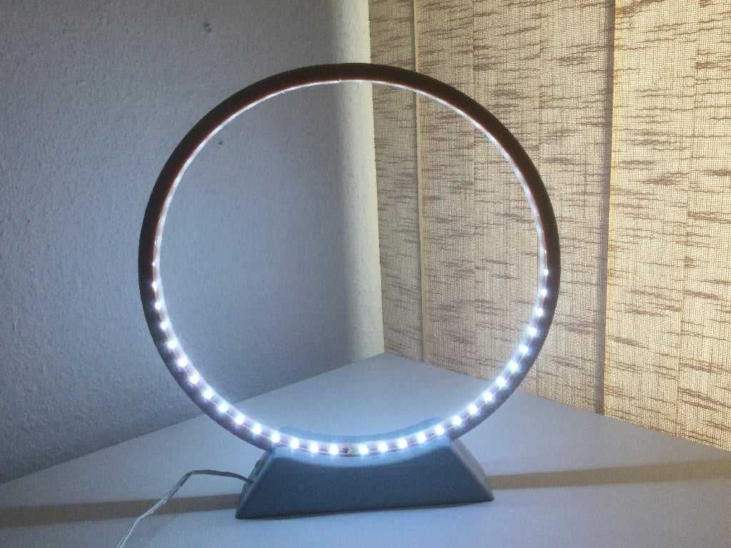 3D принтирана LED лампа