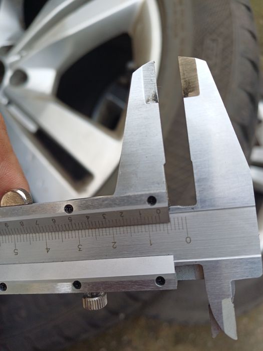 Джанти Мерцедес със зимни гуми Континентал 5x112 R19 255/50