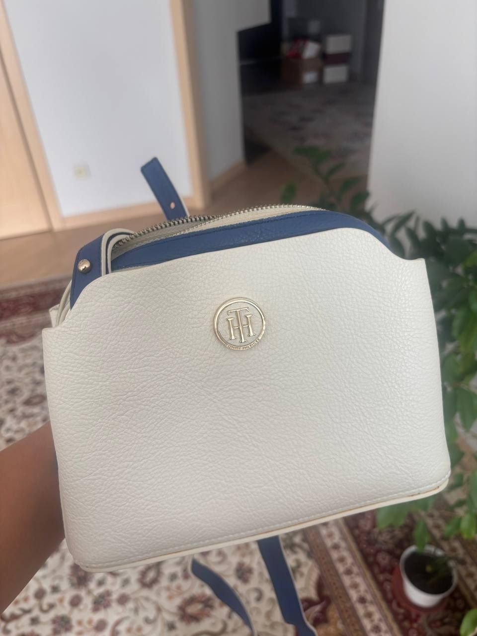 Брендовая сумка Tommy Hilfiger
