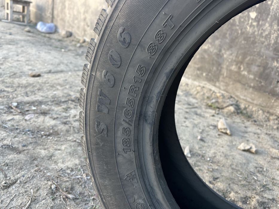 Продам зимнии шины