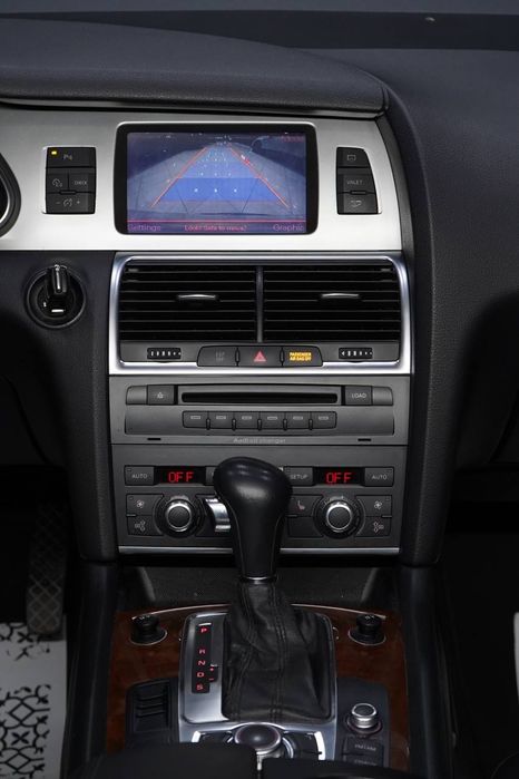 Audi Q7 2009 kraska toza