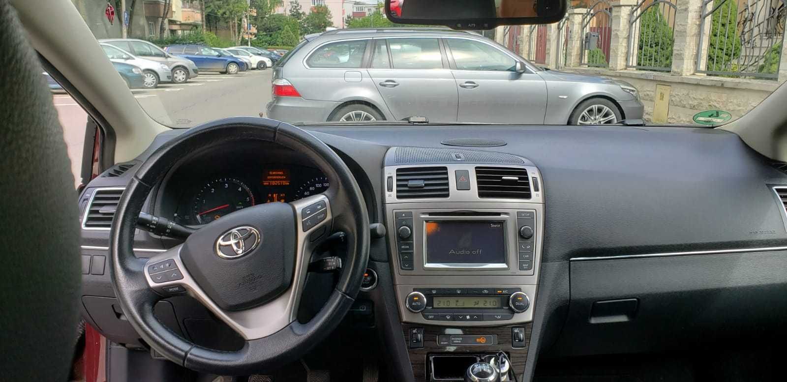 Toyota Avensis, 245700 km, 2013, motor 2.2