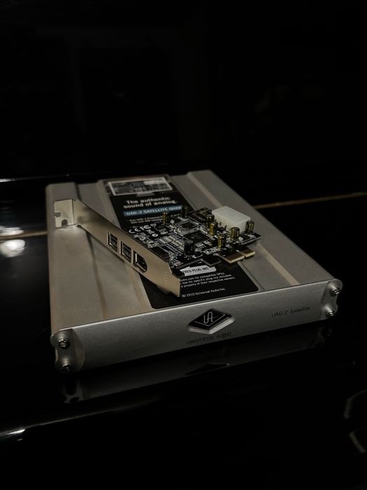 Vând UAD-2 Satellite Quad