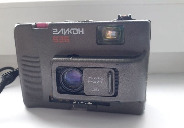Ретро  фотоаппарат  Эликон 535