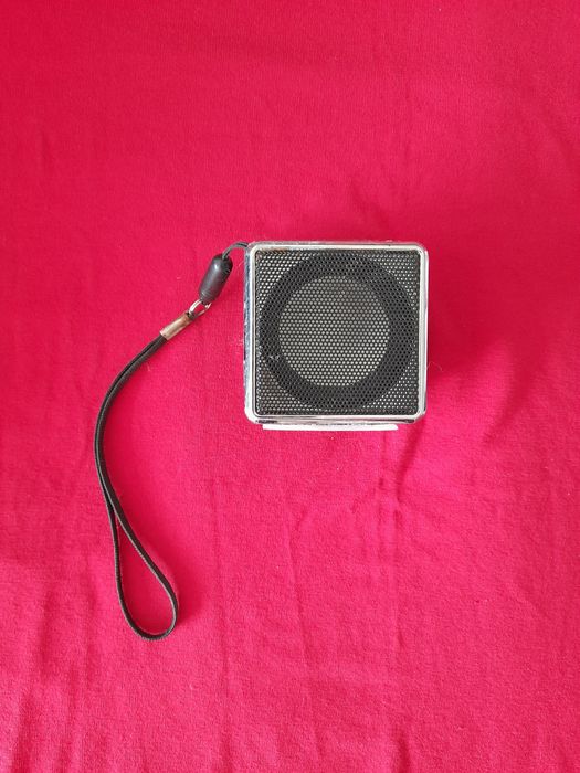 Срочно. USB/TFMP3 HI- FI SPEAKER. Работает 1шт