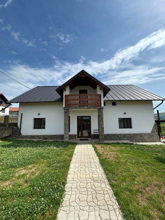 Cabana de inchiriat , disponibila de revelion