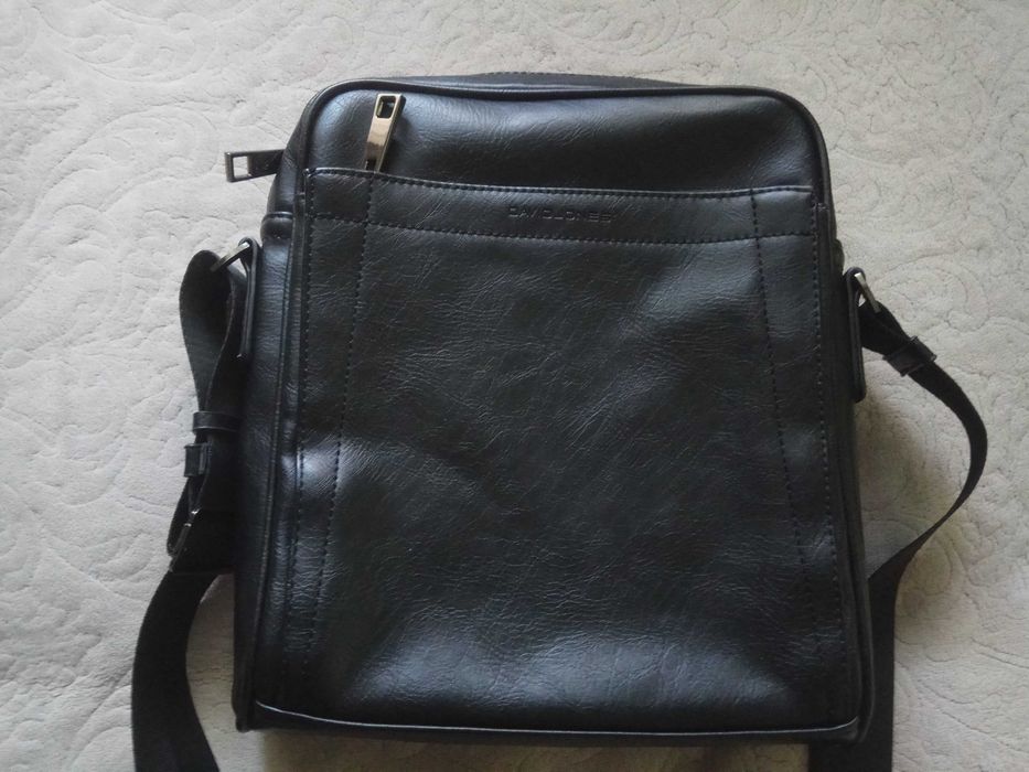 Продам мужскую фирменную сумку