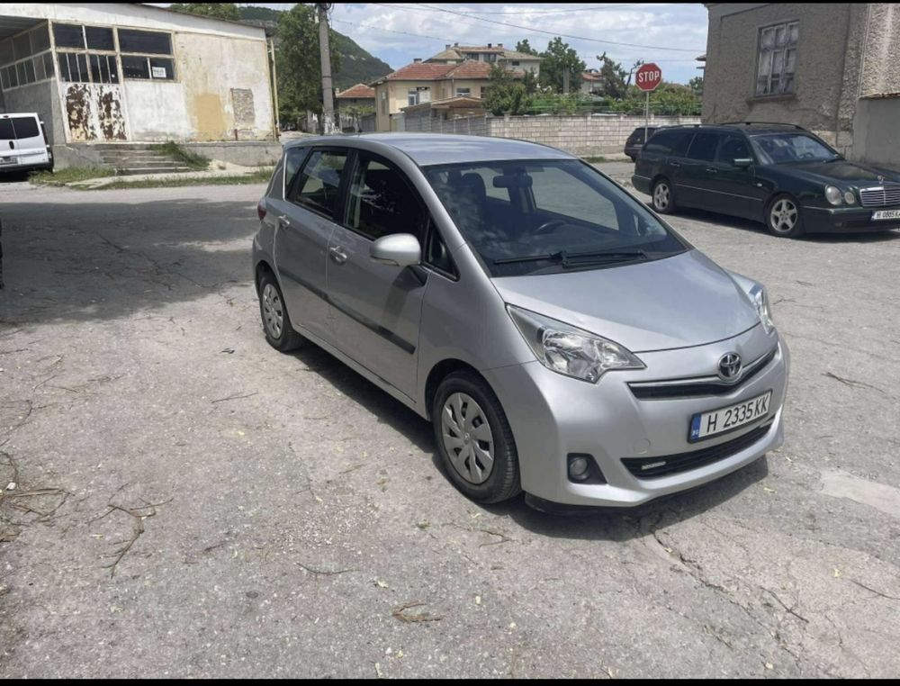 Toyota Verso S отличен