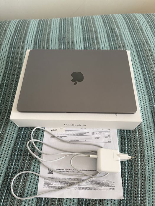 Macbook Air M3 13 inch