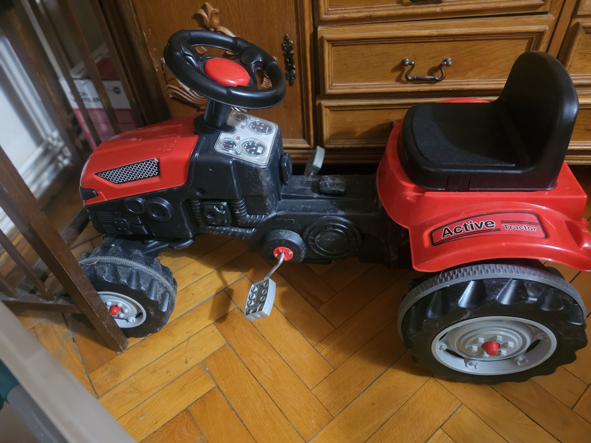 Tractor copii cu pedale