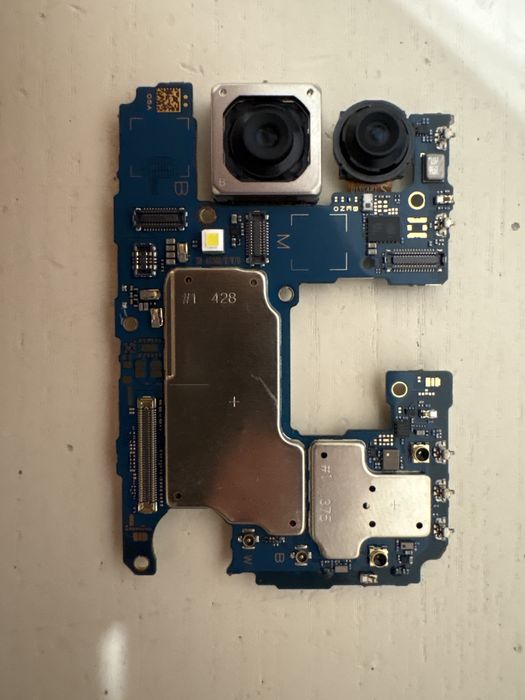 Передние камеры и фронтальная камера Samsung A52