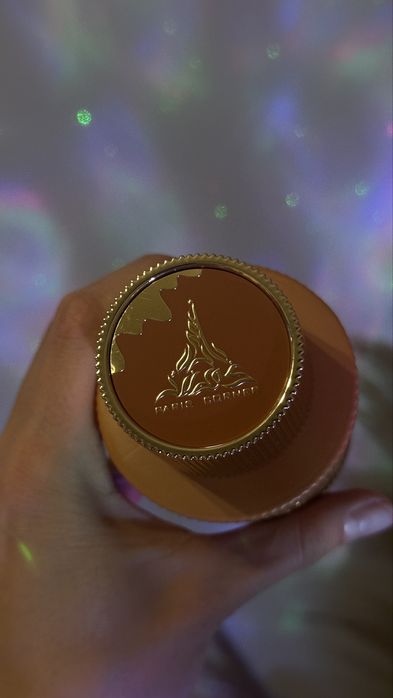 Продавам парфюма Molten Caramel на Paris Corner