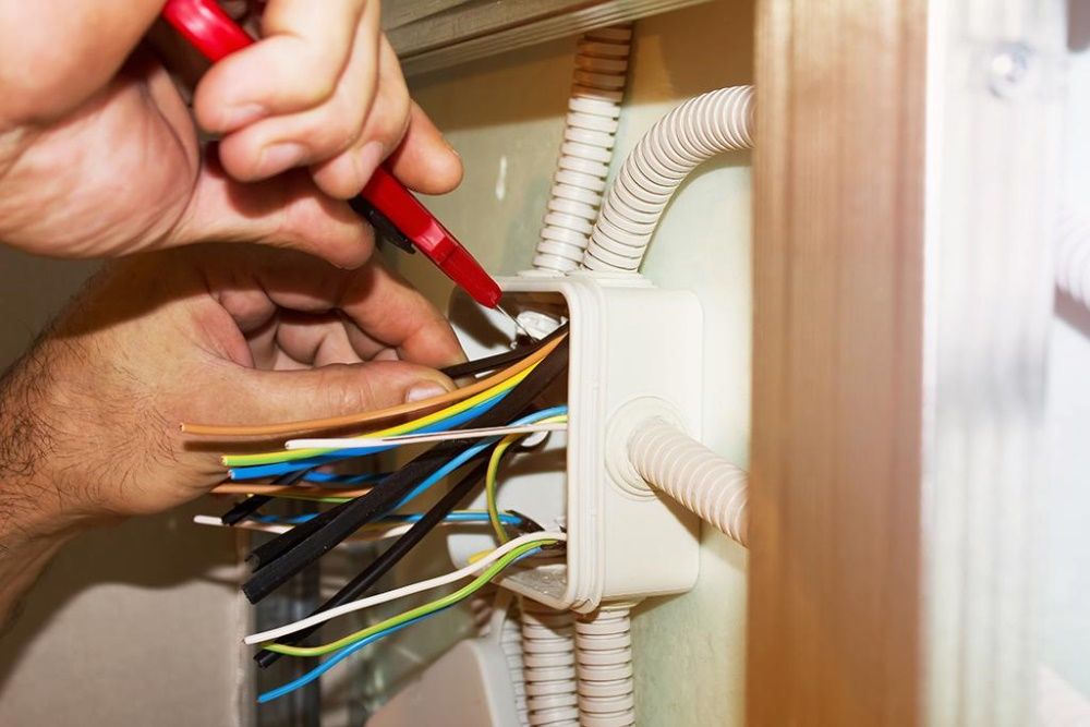 ELECTRICIAN autorizat,instalatii electrice,INTERVENTII URGENTE-1 0RA!