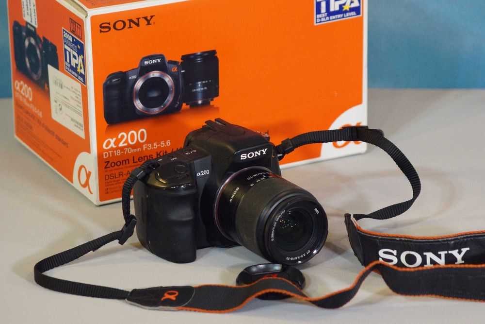 Sony а200. А-mout със светкавица HVL F36-AM