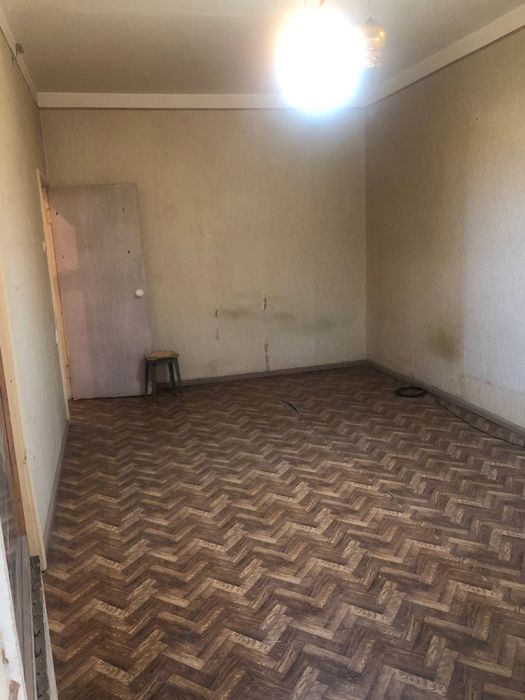 Феруза, Экобазар 1/1/4 без ремонта с балконом 1,5х6