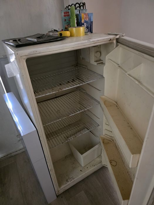 Халадилник сотлади  ишлатилган холати яхши номи брюса