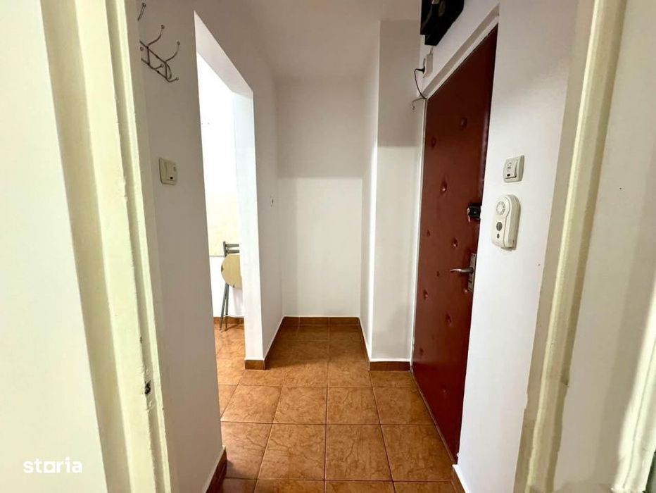 Apartament cu 2 camere , semidecomandat, etaj I din IV , Aleea POSTAVA