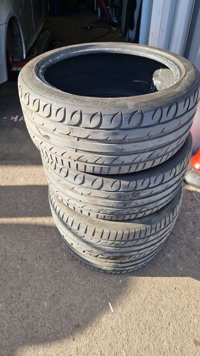 Летни гуми 245/40/R18