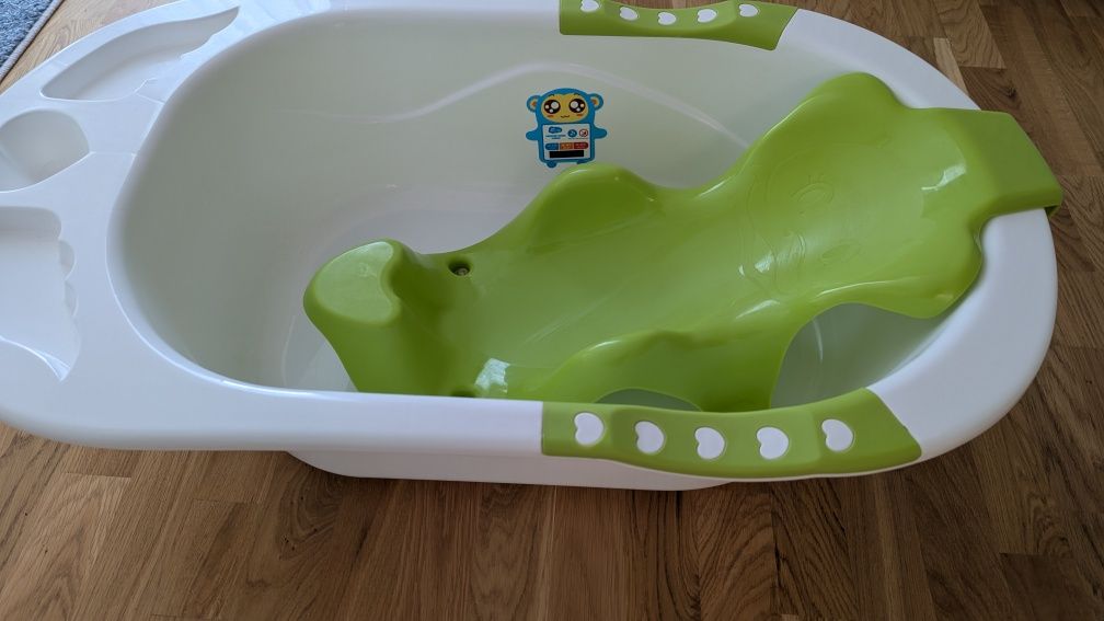Cadita Bebe cu suport de nou nascut si termometru