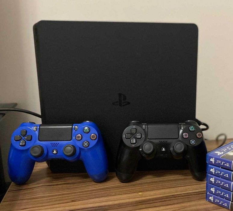 Продам PlayStation 4 Slim на 1TB (много игр)