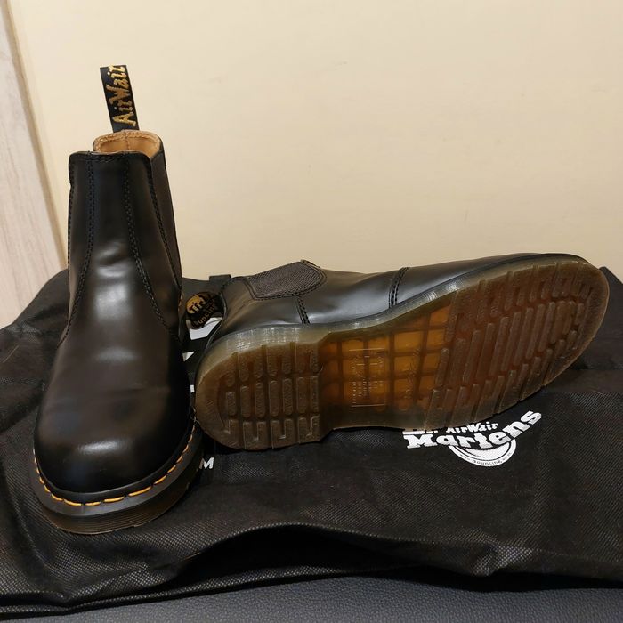 Dr. Martens черни боти (модел Chelsea) от натурална кожа