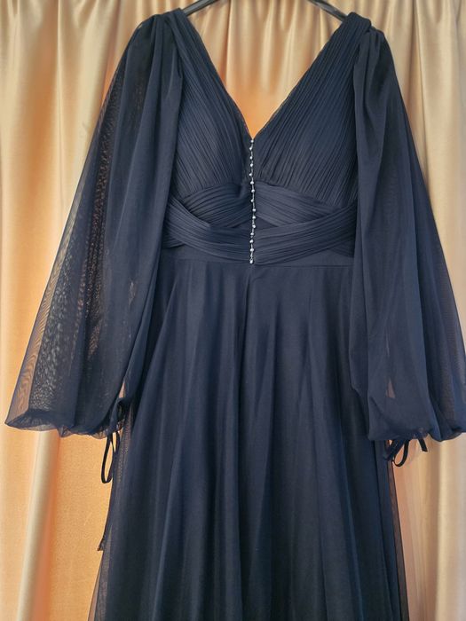 Vând rochii de ocazie