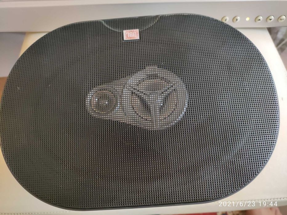 Boxe auto JBL 6” x 9” 2 bucati cu 3 cai. Putere 70W RMS / 210W Peak