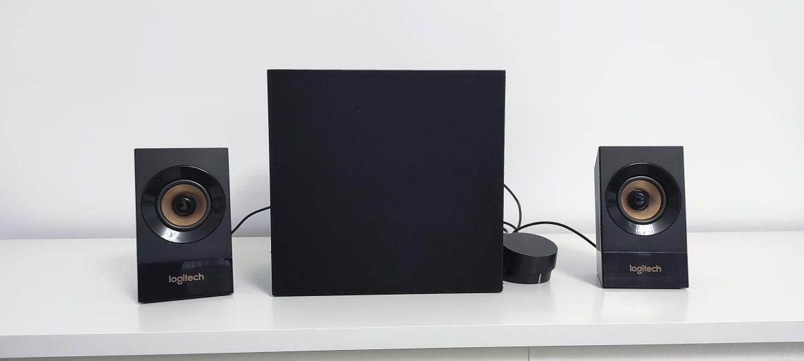 Vând sistem Logitech 2.1