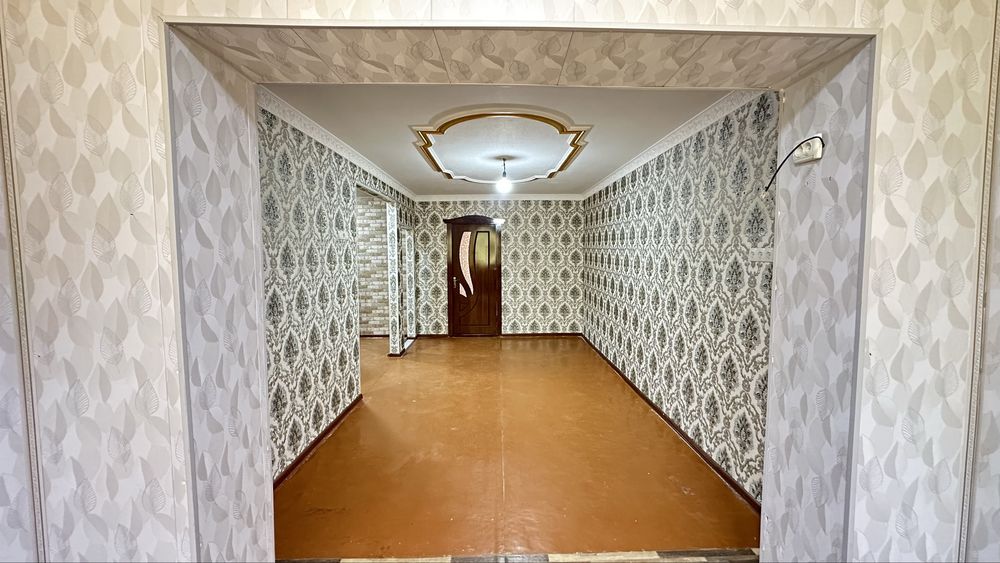 Срочно Продаётся 2х комнатная квартира ул.Шота руставелли 2этаж середи