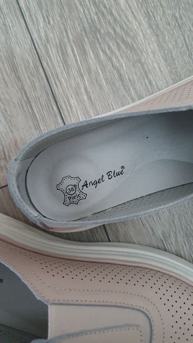 Vând pantofi piele naturala marimea 38