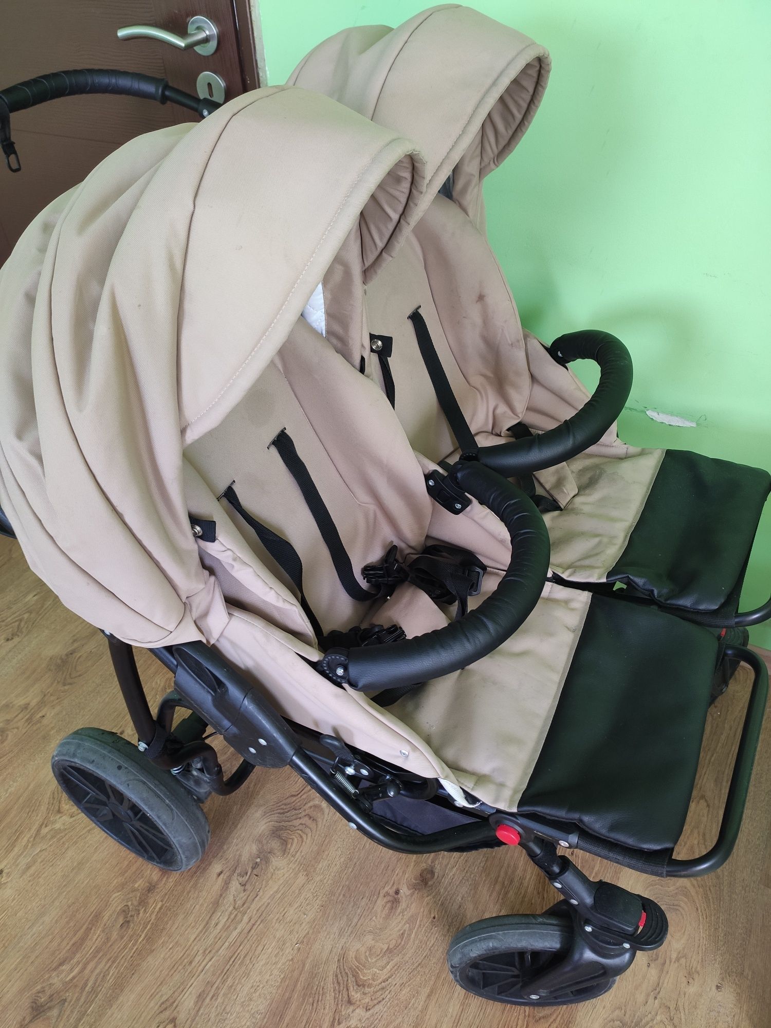 Продавам детска количка за близнаци Mikado