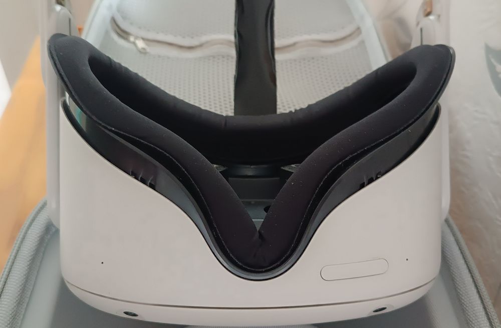 Oculus quest 2 с кейсом