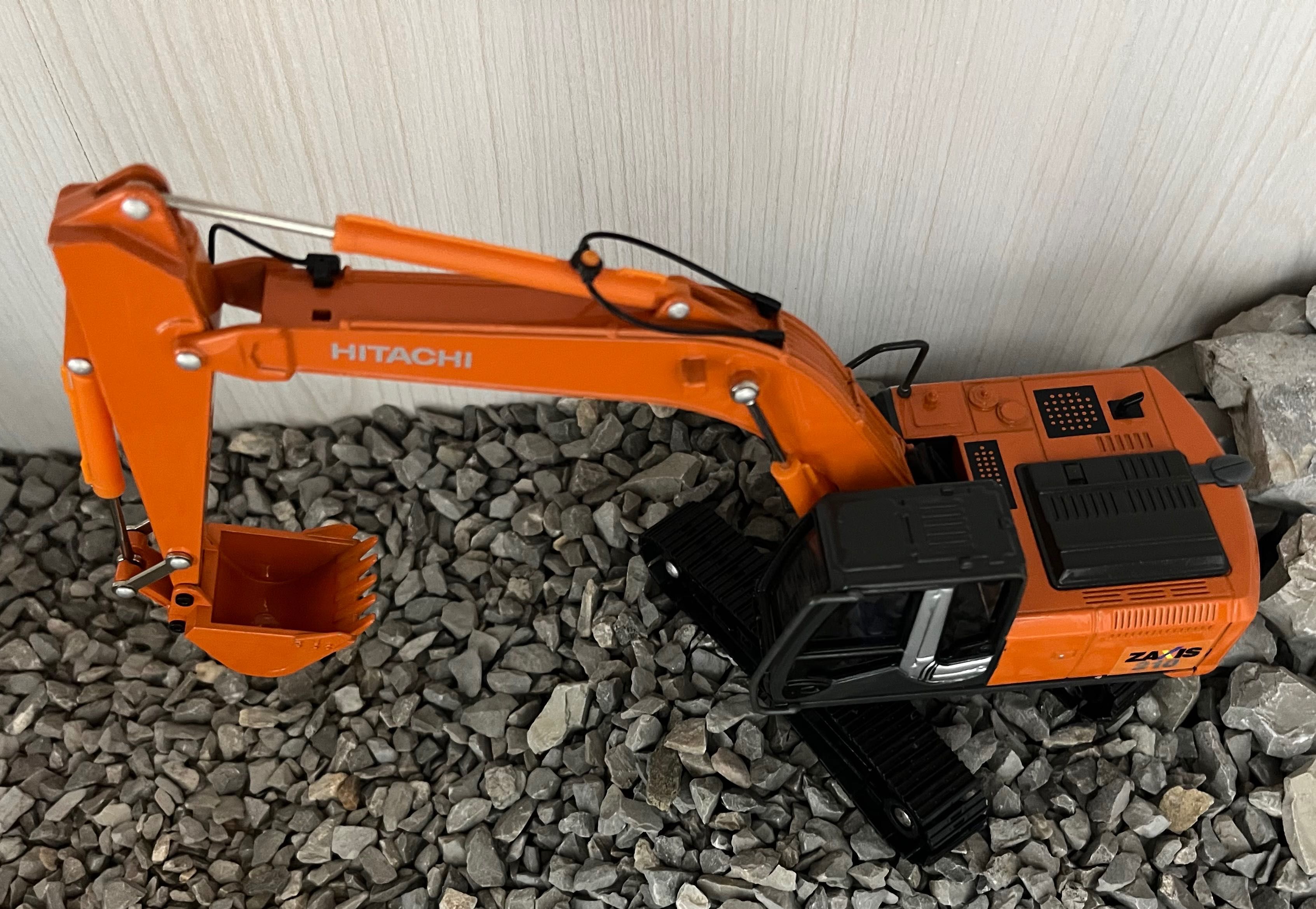 Метален Модел в мащаб 1:40, верижен багер HITACHI ZAXIS 210