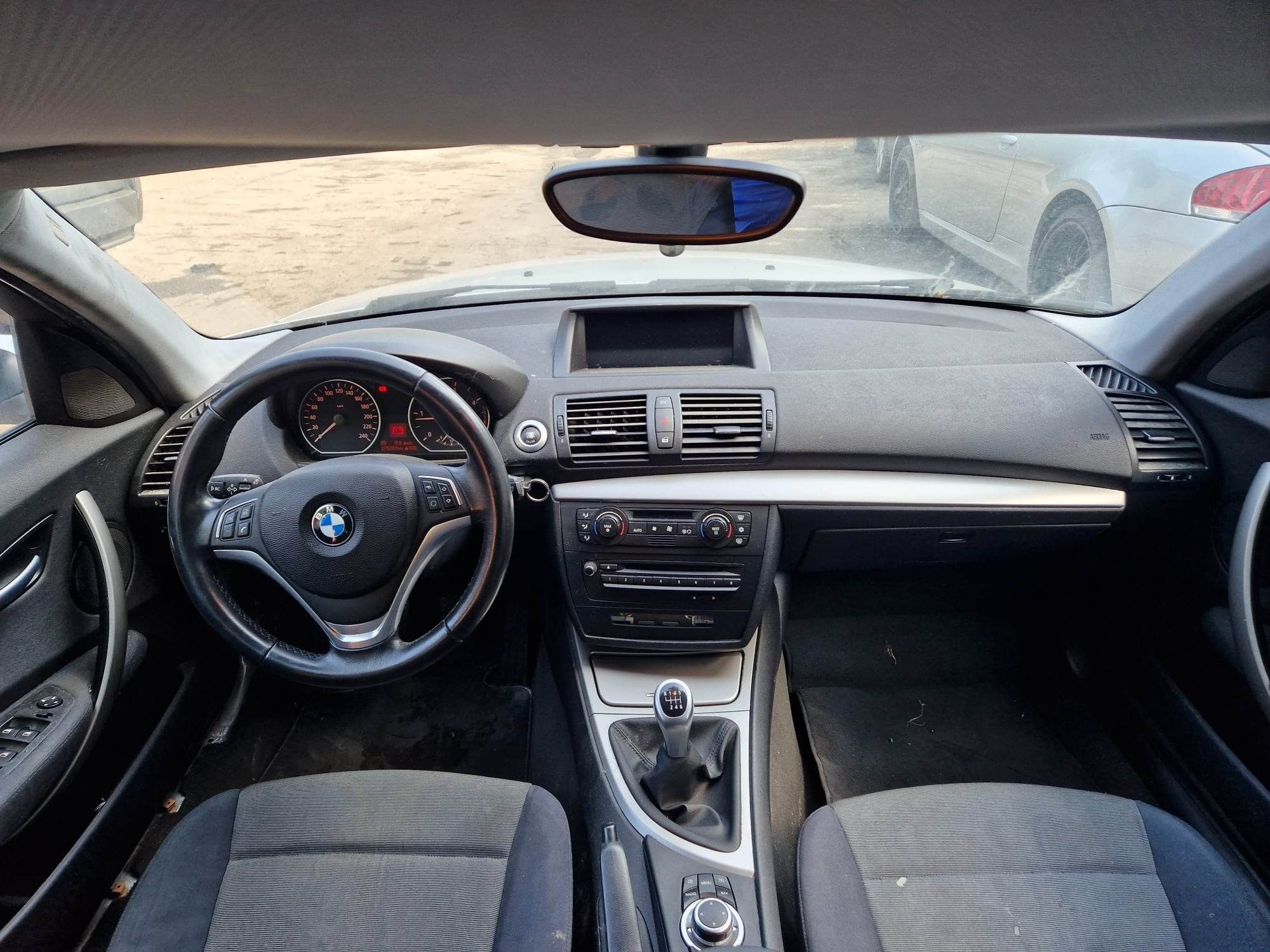 BMW E87 120D 163кс ксенон cic навигация ръчка НА ЧАСТИ!